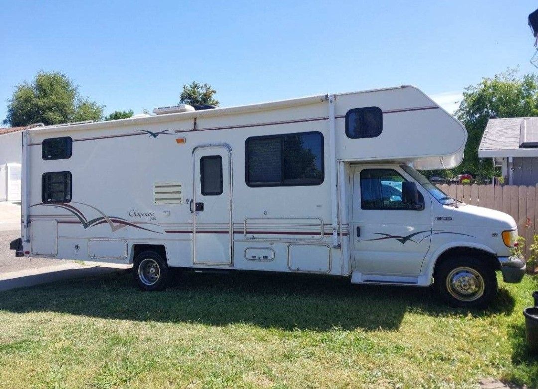 1998 Ford Shasta E-Super duty