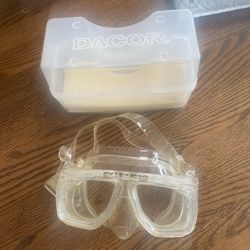 Dacor Integra Scuba Diving Mask with Storage Case Clear Silicone