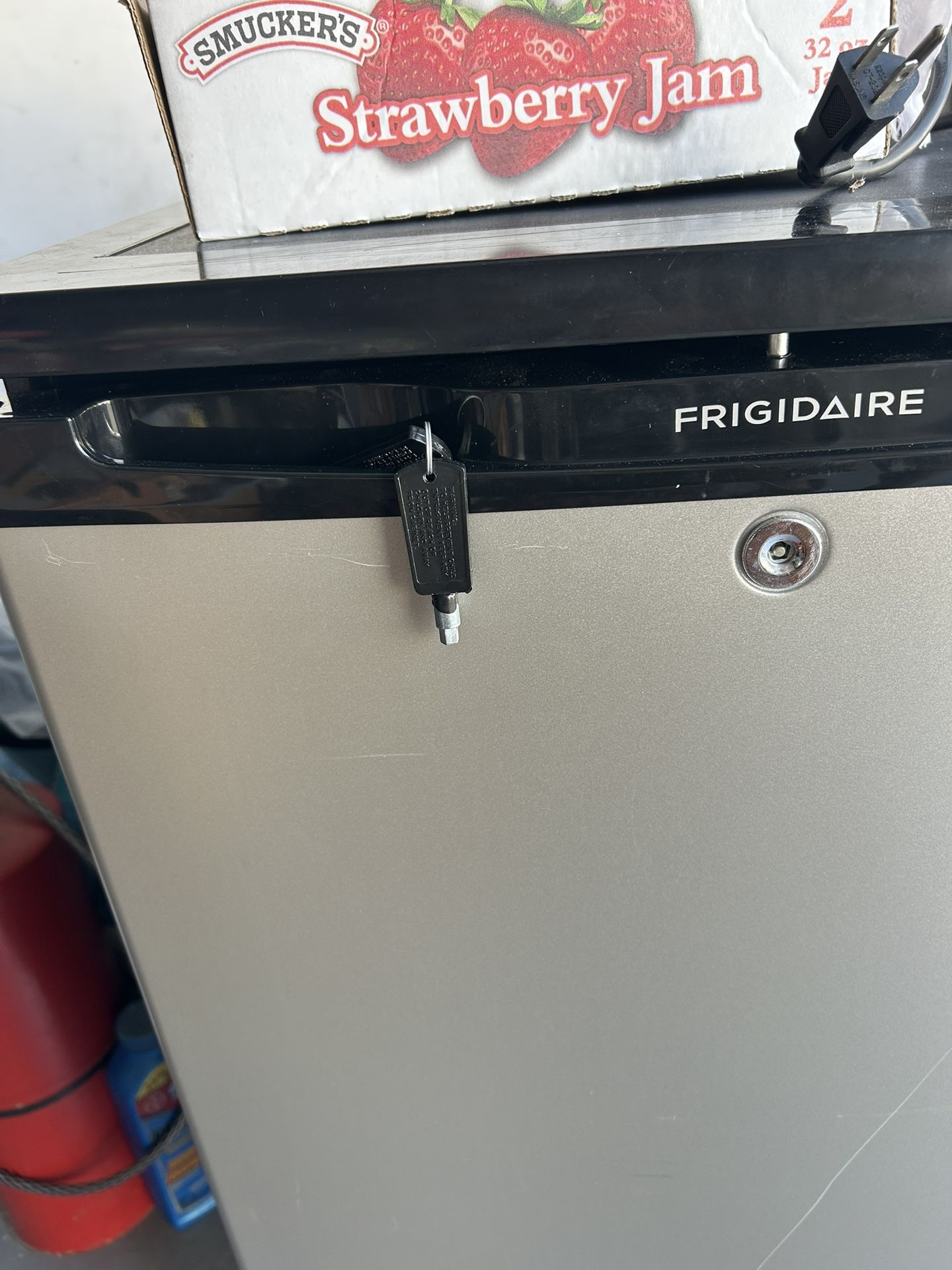 Great Working Refrigerator With Little Freezer