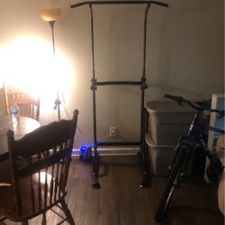 Freestanding Pull Up Bar