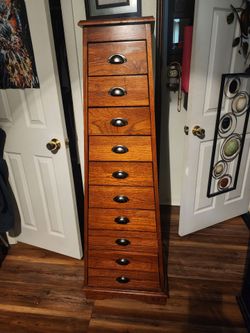 Dresser