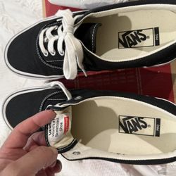 Supreme Vans Motion Logo