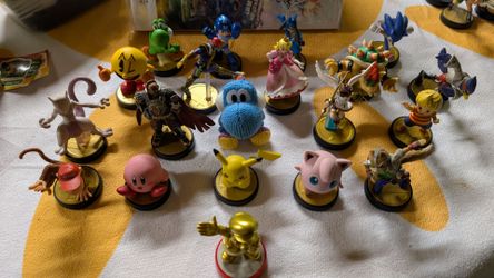 25 amiibo open box lot