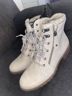 Woman’s Shoes