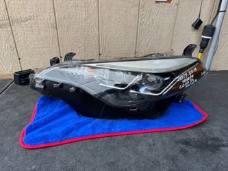 2014 2015 2016 2017 2018 2019 TOYOTA COROLLA SE/XSE LEFT SIDE HEADLIGHT OEM USED