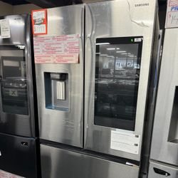 Samsung Family Hub Refrigerator. 🚚WE DELIVER🚚