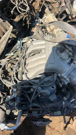 03 3.3 Nissan Engine 