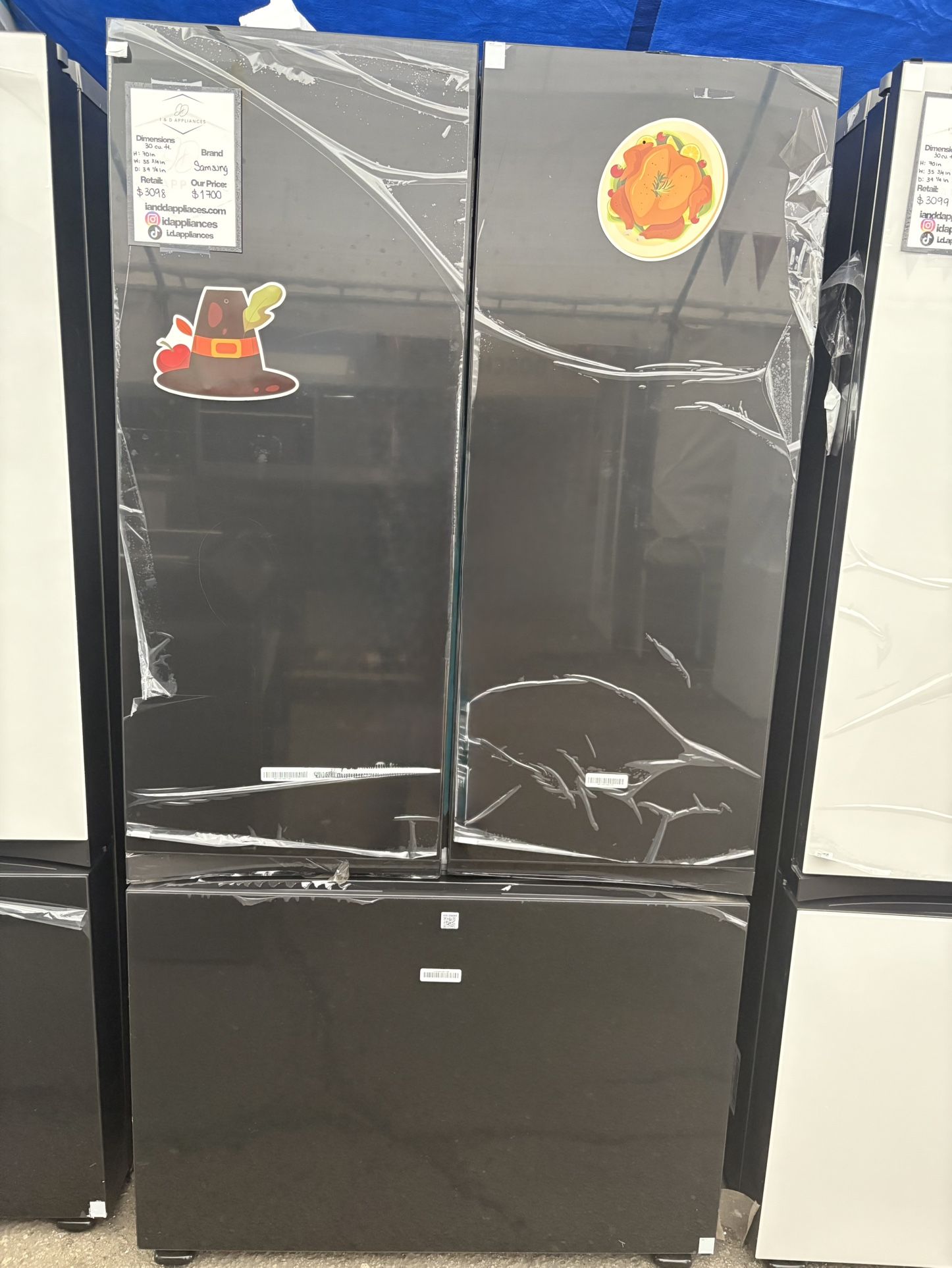Samsung Bespoke 3-Door French Refrigerator in Black Glass 