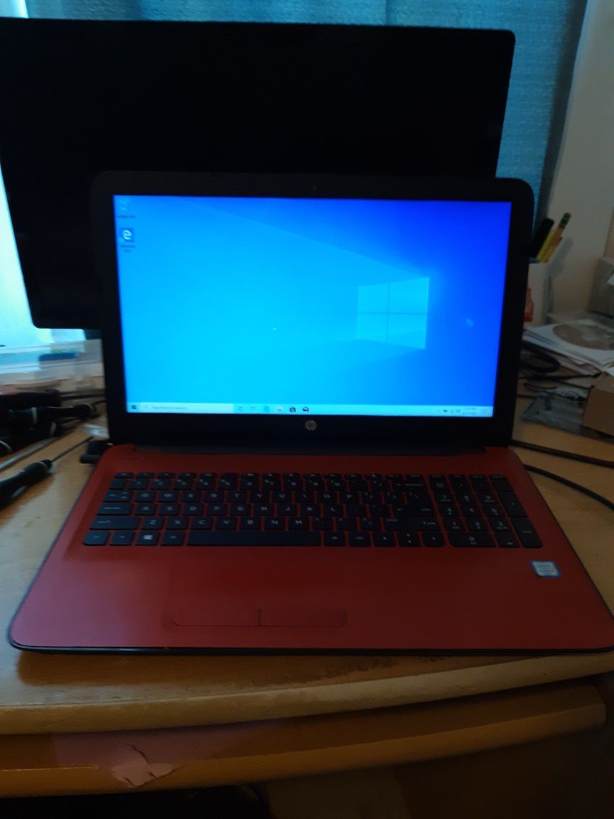 HP 15-AY023NR Laptop w/Windows 10