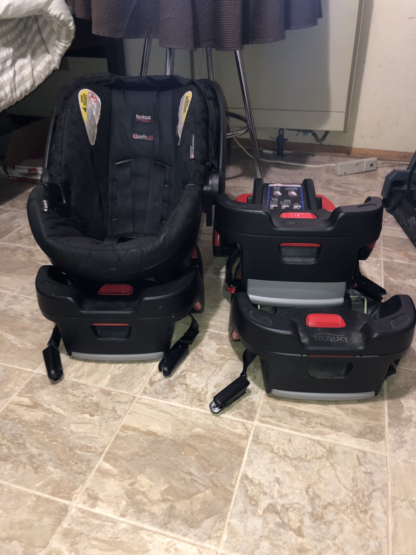 Britax b35 car seat and THREE BASES!