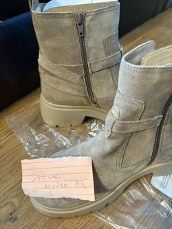 Steve Madden Brand New. Size 8.5. Pu Bridgewater 