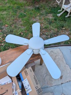 White 52" Ceiling Fan - Works Perfectly (Priced to Move!)