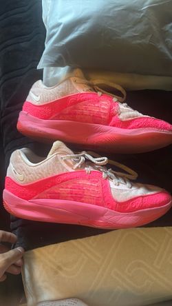 KD 16 aunt pearl size: 10.5 with carbon fiber insoles