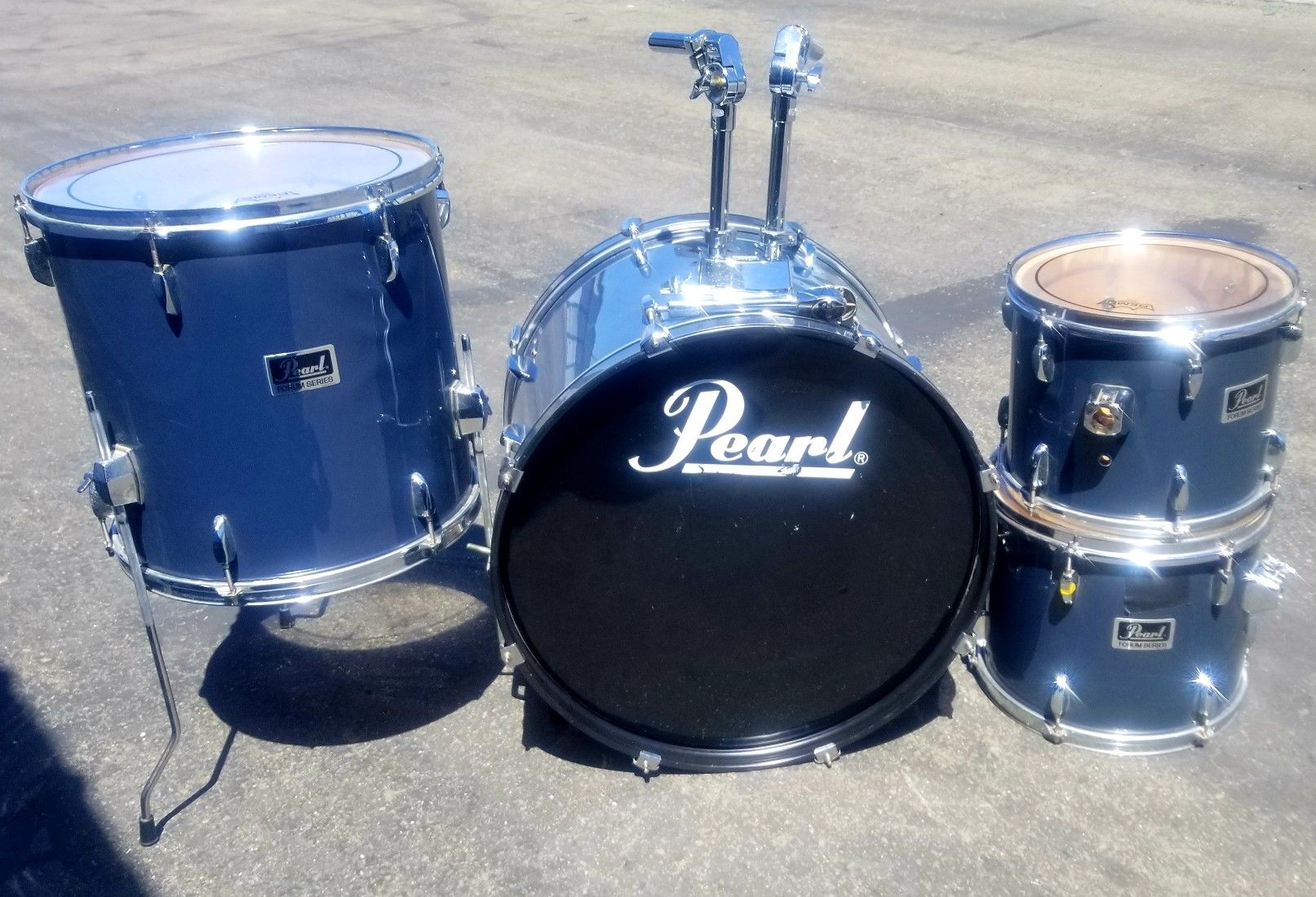 Pearl 4pc Drum Set (shells)