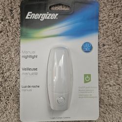 Energizer Manual On/Off LED Night Light Plug-in - Brand New