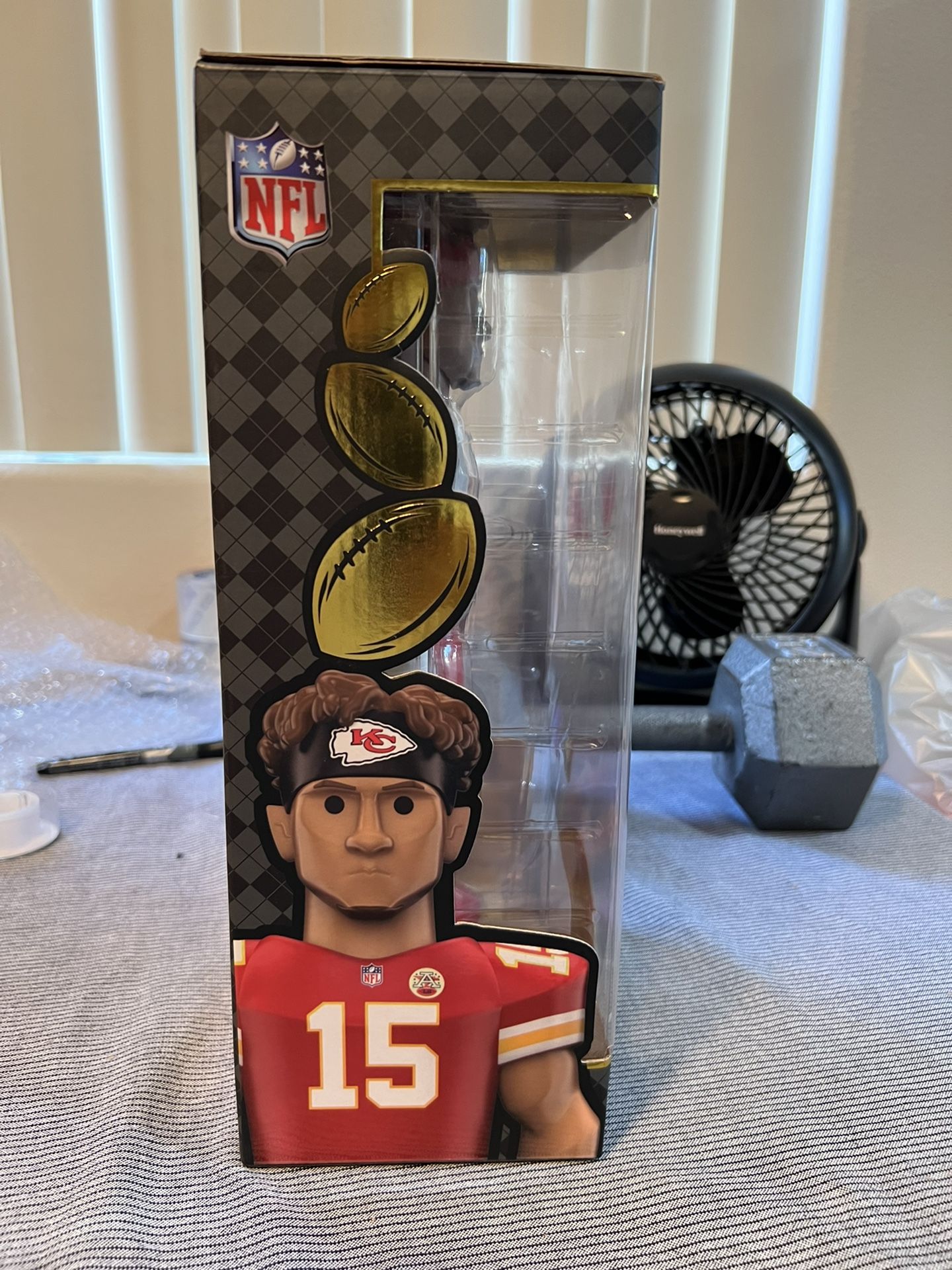 Funko Gold (12”) • NFL: Patrick Mahomes II (Red Jersey) - Kansas City –  Beehive Collectibles