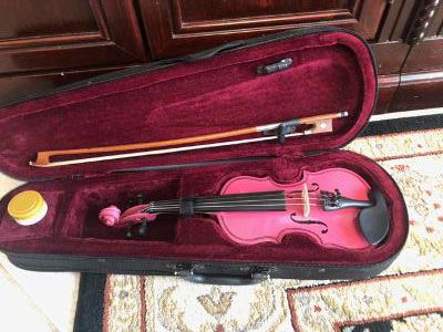 Small Pink Violin 1/16 size with case, bow, & Rosin Good Condition