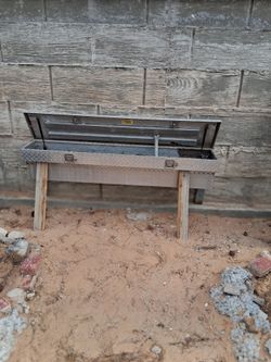 Side toolboxes for pickup truck