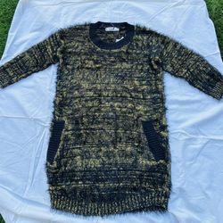 Lark Women’s Small Top