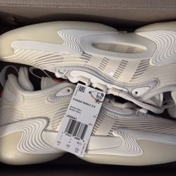 New Adidas Womans Basketball Shoes 