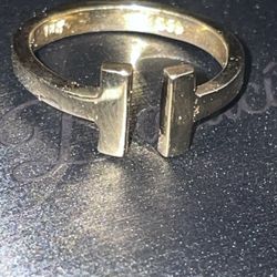 “T” Ring Design 18K Gold 