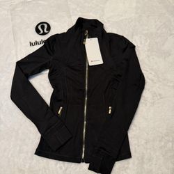Lululemon Women Black/Gold Zip Up