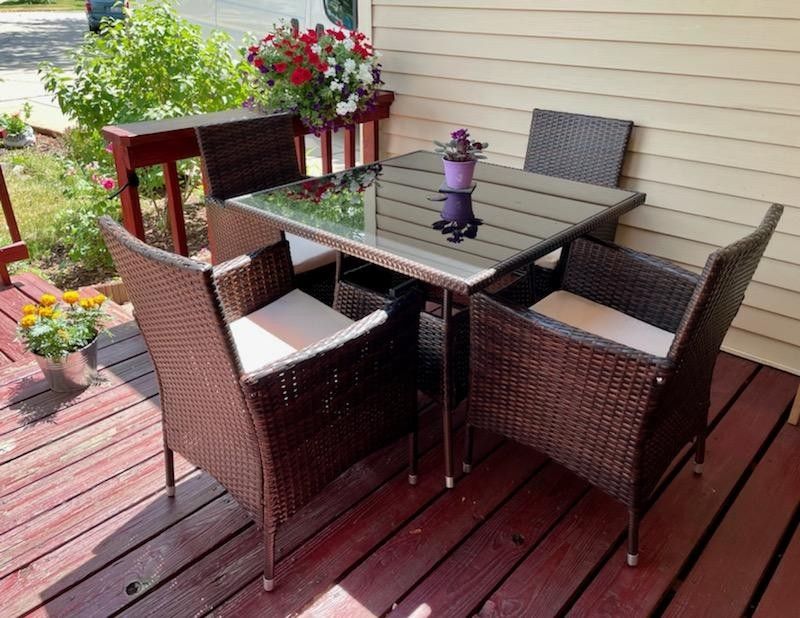 NEW! AVIS 5 PIECE DINING SET