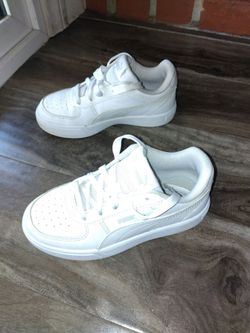 Kids pumas size 1