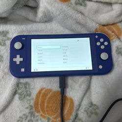 Nintendo Switch Lite w/ Voyee Controller
