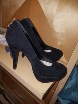 BLACK SUEDE HEELS