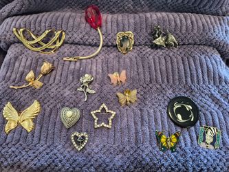 Vintage Brooch and Pin Collection – 14 Pieces