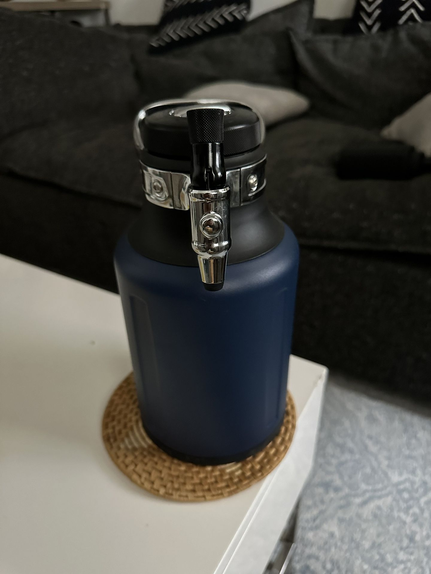 64oz Portable Growler by Growlerwerks