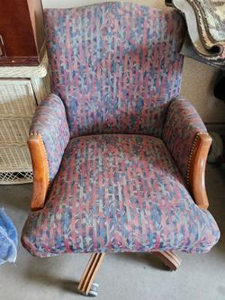 Rolling chair