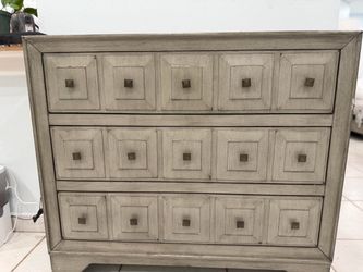 Gray entry Table