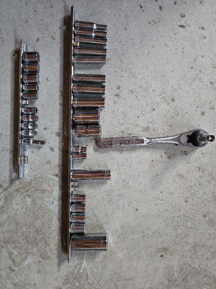 Vintage Craftsman & Socket Set (28 PCS)