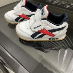 Reebok Toddler Size 7 Shoes Like New