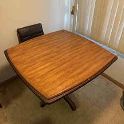 Dining Room Table And Chairs 