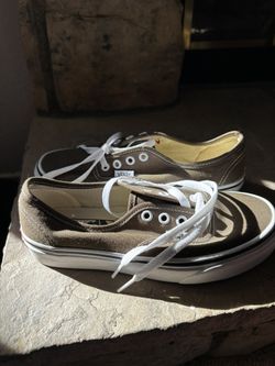 Vans Low Top In Olive Green