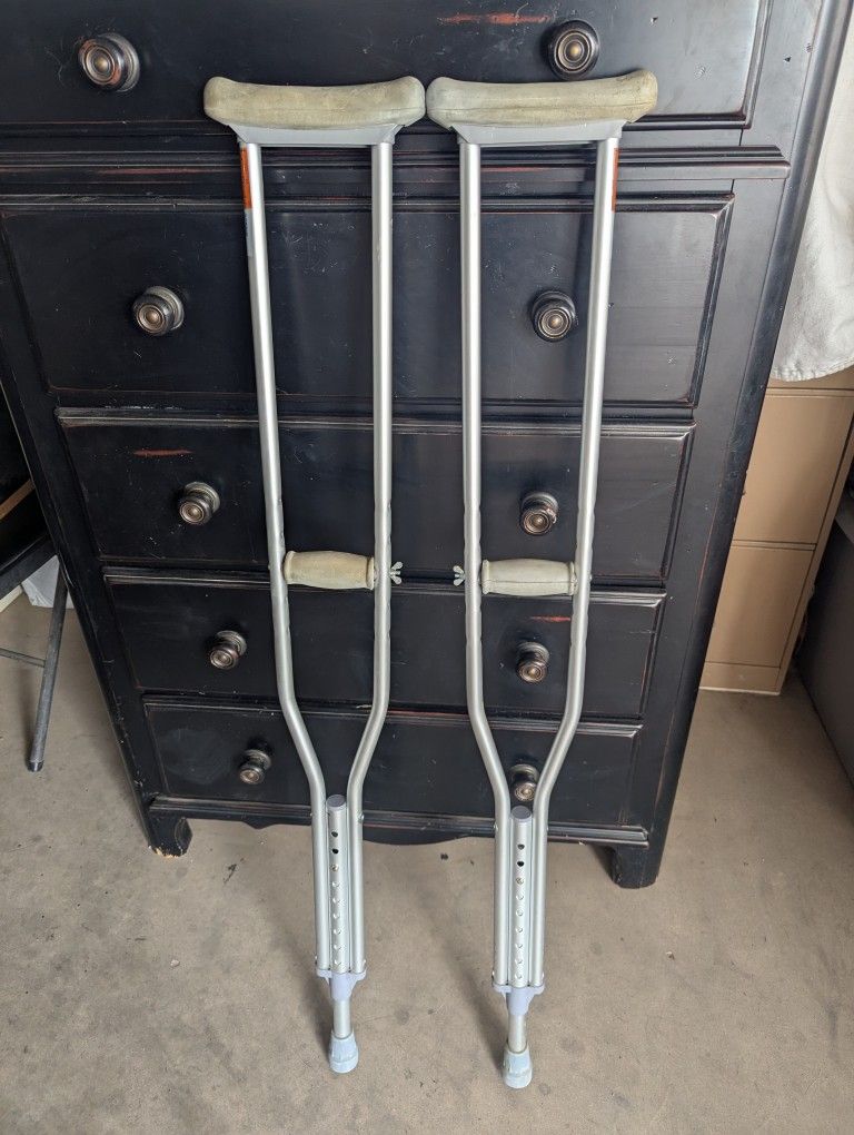 Crutches, Adult Crutches