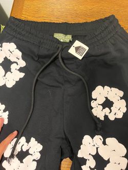 Demon tear black shorts size medium