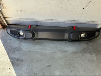 OEM Front Bumper off of Wrangler Rubicon