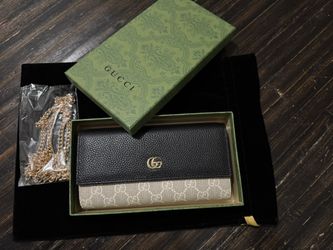 Women Wallet “GUCCI “.  NEW  !!!!