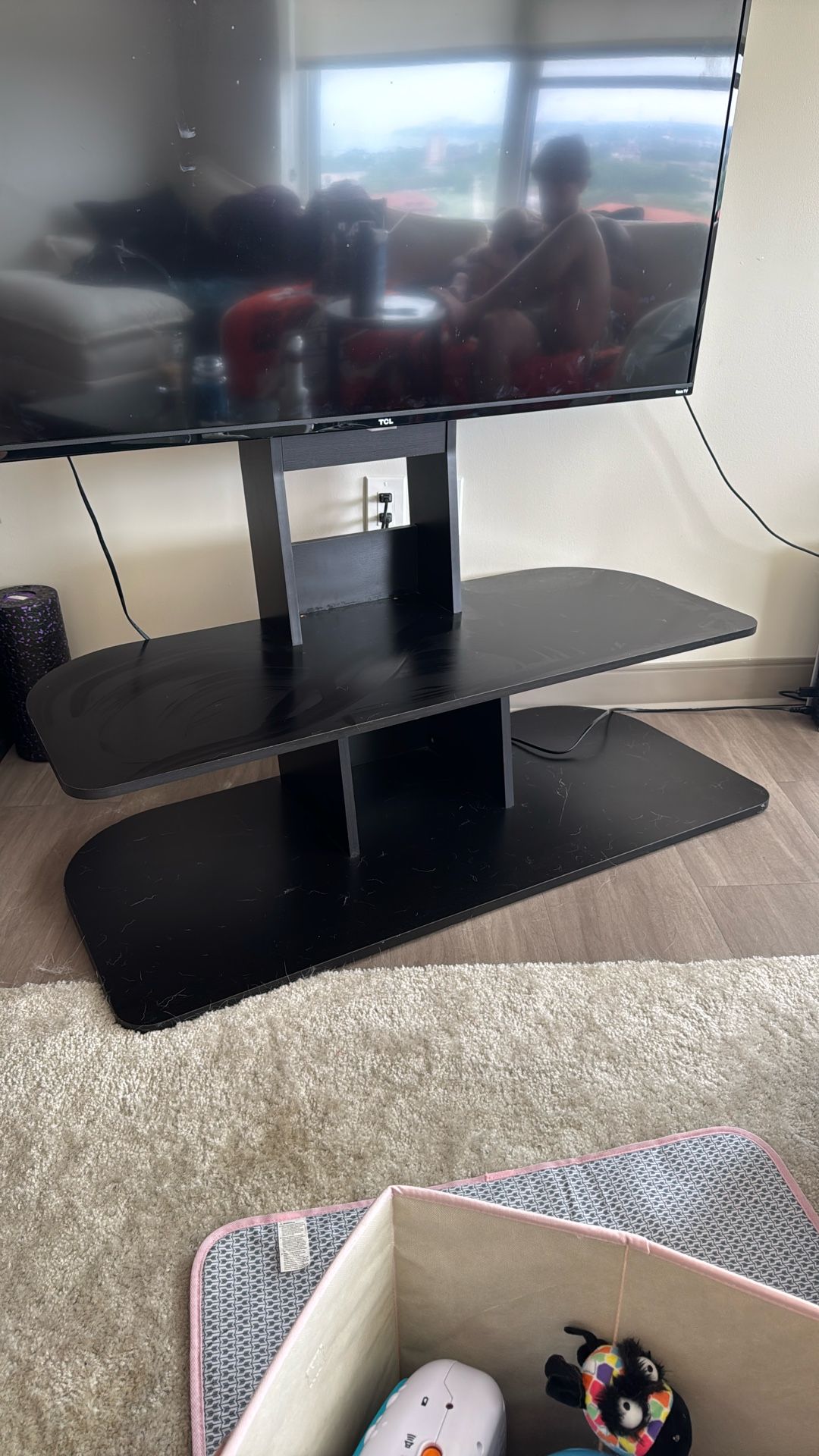 Tv & TV Stand