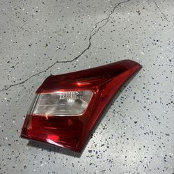 OEM 2013 2014 2015 2016 Hyundai Elantra GT LED Right Passenger Tail Light Broken