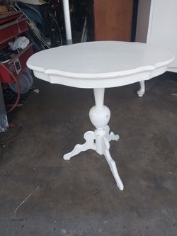VINTAGE SHABBY CHIC END TABLE