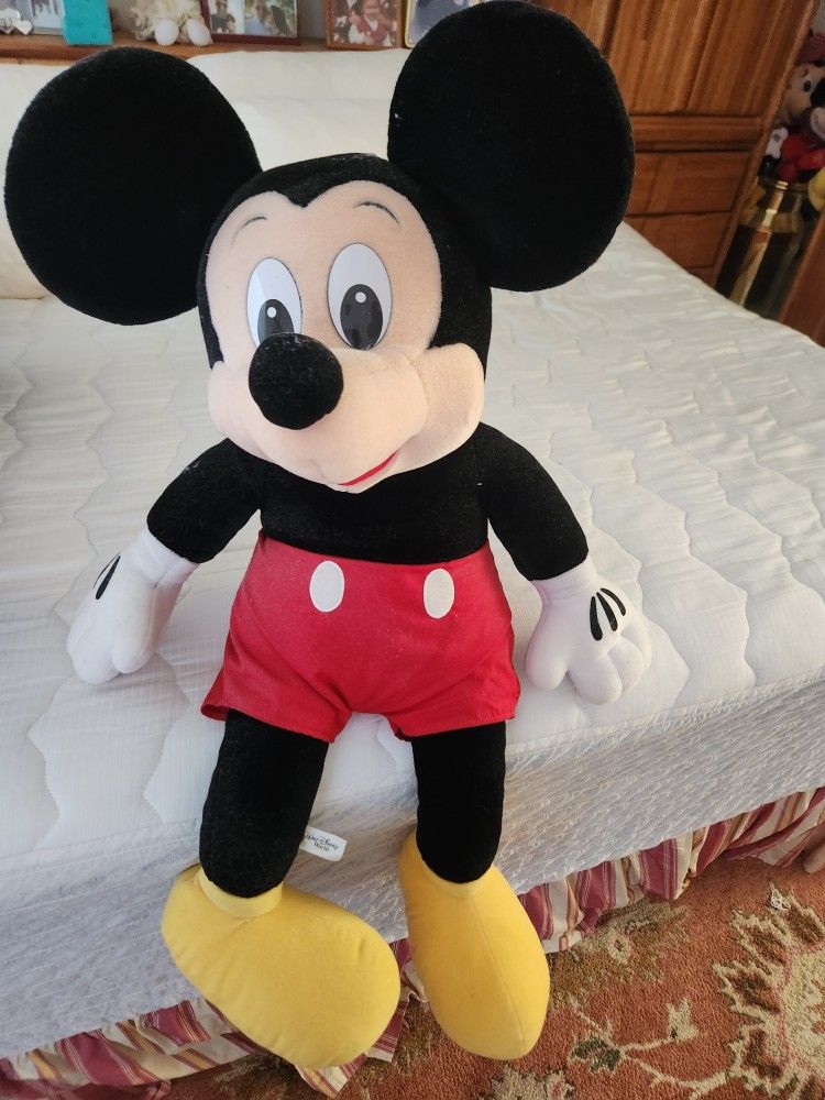 Mickey Mouse Giant Size