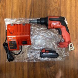 (1) Milwaukee M18 Drywall Screwgun (2866-20) (1) M18 CP 1.5Ah & M12/M18 Charger