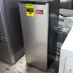 Frigidaire Garage Ready Upright Fridge/Freezer