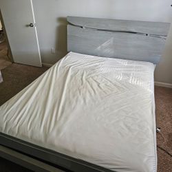 Queen Size Bed 