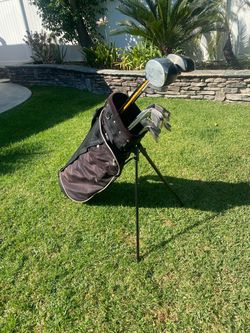 Gd. Cond. Starter 15 Complete Golf Club Set W/Bag